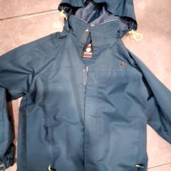 Jaqueta groen, segons ha informat Qbuzz DMG mitjançant iLost