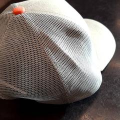 Casquette de baseball Groen, a été signalé par Rotterdam The Hague Airport utilisant iLost