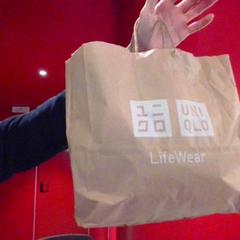 Poltsa Carton bag (Clothes inside: 3 pieces), gisa salatu by MEININGER Hotel Roma Termini iLost erabiliz