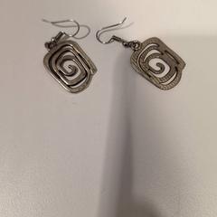 Náušnice Zilver metaal spiraal, jak nahlášeno IJsselland Ziekenhuis pomocí iLost