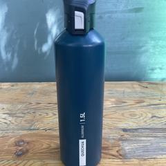 Quechua water bottle aluminium 1.5L, rapporterat av Best Kept Secret 2025 med iLost