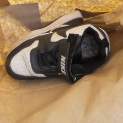 Cipő, amint azt Carlton Beach Hotel az iLost segítségével jelentette.