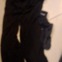 Pantalons, zoals gemeld door Leonardo Royal Hotel Amsterdam met iLost
