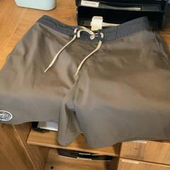 بنطلون، كما تم الإبلاغ عنه بواسطة MEININGER Hotel Marseille Centre la Joliette عبر iLost