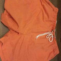 Shorts de baño Oranje, ha sido reportado por Van der Valk Hotel Gorinchem con iLost