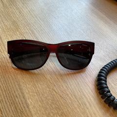 Gafas de sol, ha sido reportado por Designer Outlet Roosendaal con iLost