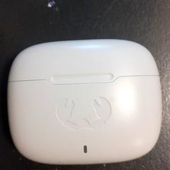 Oortjes case, como reportado por Qbuzz servicepunt  Emmen utilizando o iLost