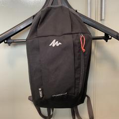 バックパック Quechua zwart がiLostで Breng Arnhem によって報告されました