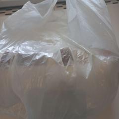 حقائب حمل وحقائب اليد Met shirt en handdoek، كما تم الإبلاغ عنه بواسطة Arriva Limburg Zuid عبر iLost