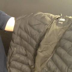 Chaqueta, segundo informou MEININGER Hotel Vienna Downtown Franz usando iLost