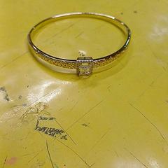 Karkötő Doré avec diamant, amint azt IKEA Lille az iLost segítségével jelentette.