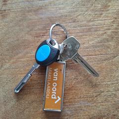 Sleutelbos met huis- en fietssleutel, as reported to iLost