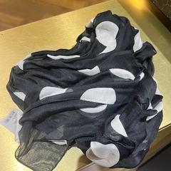 Sjal Zwart met witte stippen, rapporterat av Van der Valk Hotel Veenendaal med iLost