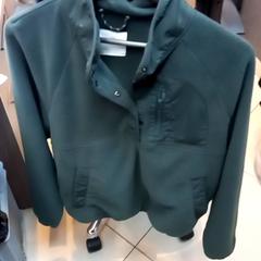 Suéter, ha sido reportado por Leonardo Royal Hotel Amsterdam con iLost