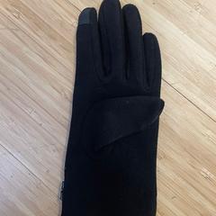 Glove, gemeldet von Awakenings ADE - Gashouder über iLost