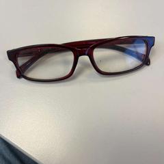 Gafas dunkel rot, ha sido reportado por hoop Kirche - Campus Bremen con iLost