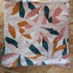 Tour de cou Fleuri, a été signalé par IKEA Rennes - Pacé utilisant iLost