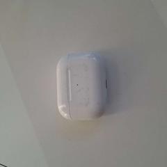 Étui pour casque Wit, a été signalé par TU/e - Receptie Flux utilisant iLost