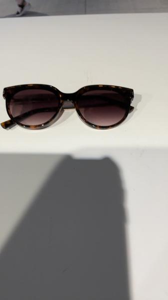 Eguzkitako betaurrekoak Brown