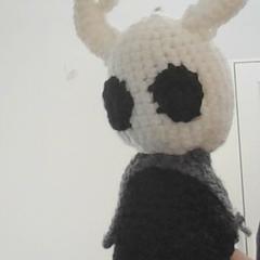Hollow knight zelfgemaakte knuffel, come riportato a iLost