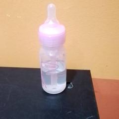 Láhev fles., jak nahlášeno Apenheul pomocí iLost