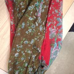 Foulard, a été signalé par IKEA Paris - Plaisir utilisant iLost