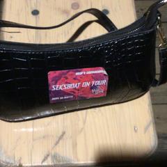 Handtasje Diverse spullen erin، كما تم الإبلاغ عنه بواسطة Paaspop 2025 عبر iLost