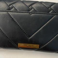 Tas Mommaert, zoals gemeld door Dominator met iLost