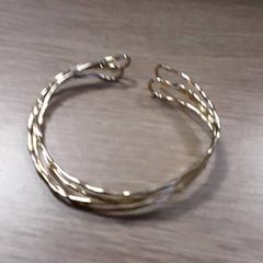 Eskumuturra, gisa salatu by LUMC iLost erabiliz