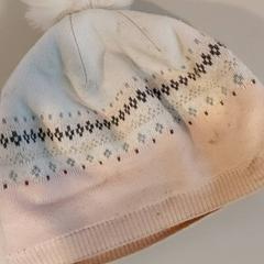 Kleding - Muts met Pompon Roze/Wit, ha sido reportado por Centraal magazijn con iLost