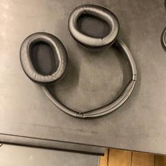 Hodetelefoner, som rapportert av Universiteit Gent - Faculteitsbibliotheek LW ved bruk av iLost