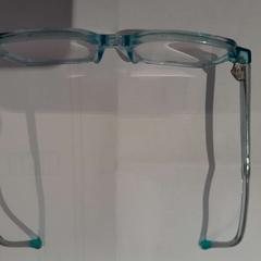 Lunette de vue bleue, as reported by TCL using iLost