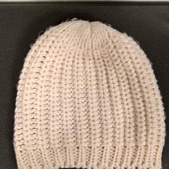 ビーニー Beige がiLostで Breng Nijmegen によって報告されました