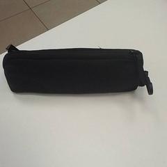 Astuccio écolier, come riportato da ilévia utilizzando iLost