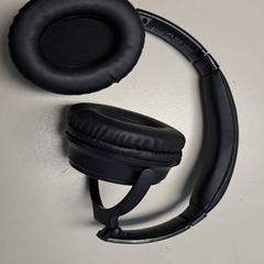 Headphones, as reported by Connexxion Haarlem IJmond using iLost