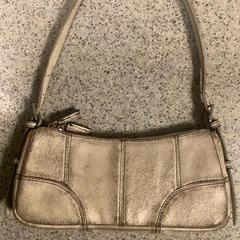 Táska, amint azt MEININGER Hotel Copenhagen az iLost segítségével jelentette.