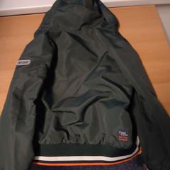 Casaco groen, como reportado por UVO Vervoer utilizando o iLost