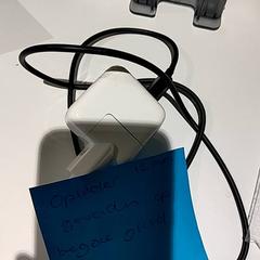 Nabíječka opla, jak nahlášeno Bibliotheek Neude (Utrecht) pomocí iLost