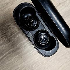 Oplaadstation earpods, gisa salatu by RRReis IJssel-Vecht Lelystad iLost erabiliz