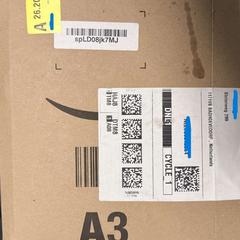 Caixa amazon parcel, segons ha informat Ramada by Wyndham Amsterdam Airport Schiphol mitjançant iLost