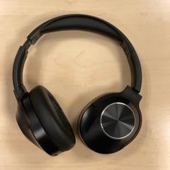 Slúchadlá Black, ako bolo nahlásené MEININGER Hotel Amsterdam City West pomocou iLost