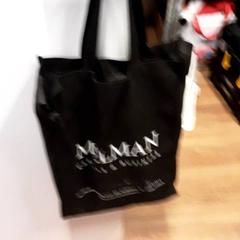 حقائب حمل وحقائب اليد، كما تم الإبلاغ عنه بواسطة Qbuzz ZHN عبر iLost