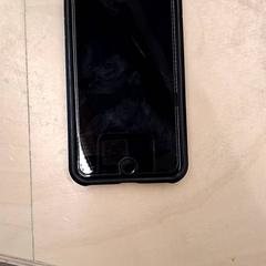 Iphone がiLostで IKEA Lyon Grand Parilly によって報告されました