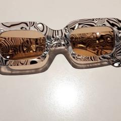 Slnečné okuliare, ako bolo nahlásené Campus Den Haag pomocou iLost