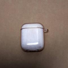 Earphone case Wit がiLostで Arriva Friesland / Groningen によって報告されました