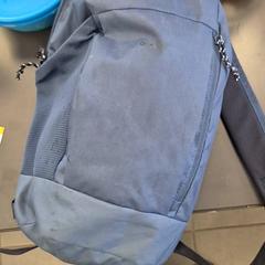 Batoh - blauw, jak nahlášeno Centraal magazijn pomocí iLost