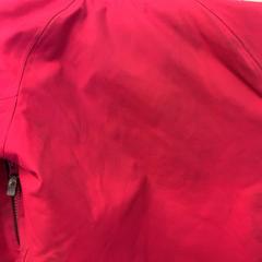 Jaqueta, segons ha informat Eindhoven Airport mitjançant iLost