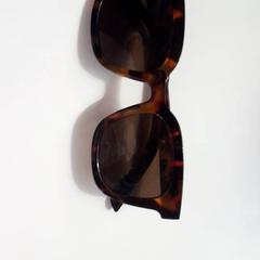 Gafas de sol, ha sido reportado por Beeld & Geluid Hilversum con iLost