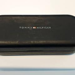 Custodia per gli occhiali, come riportato da Regio Limburg - Leuven utilizzando iLost