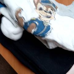 Kleding - trui & short, a été signalé par Centraal magazijn utilisant iLost